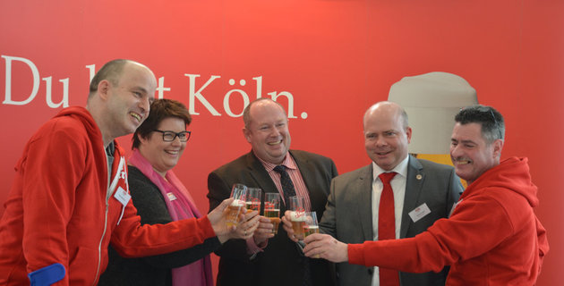 Bedarf an technischer Unterstützung für ältere Menschen steigt Mitarbeiter von Früh-Kölsch
