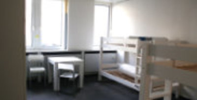 Blick in ein Zimmer der Flüchtlingsunterkunft in der Ringstraße