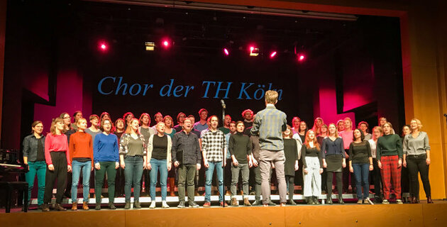Chor mit Menschen
