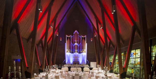 Unternehmeressen des Netzwerk Mittelstand der IHK Köln in der Erzengel-Michael-Kirche Erzengel-Michael-Kirche