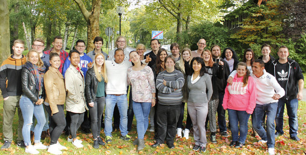 Neue Azubis 2015 am Fachseminar für Altenpflege Michaelshoven Azubis am am Fachseminar für Altenpflege Michaelshoven