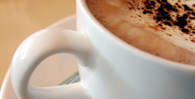 Cafeteria in Haus Segenborn Eine Tasse Milchkaffee in der Cafeteria in Haus Segenborn.