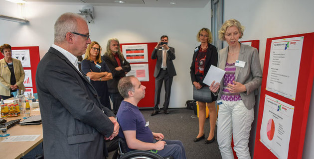 Politik und Bundesagentur würdigen die Erfolge des Projekts „MitArbeit! In Köln.“ Mitarbeiter des Projektes