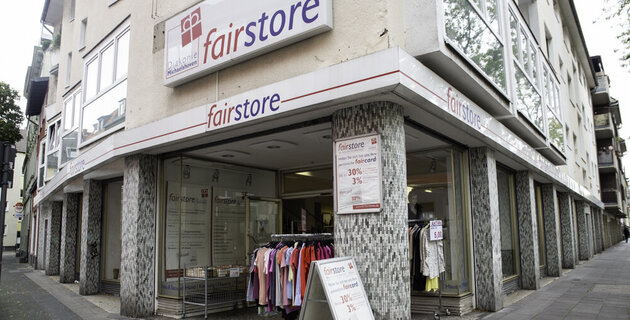 Ansicht von außen des second-Hand Kaufhauses fairstore in Nippes.