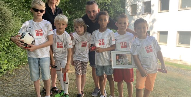 Bambinis spenden für Kinder in Chorweiler Bambinis des FC Rheinsüd