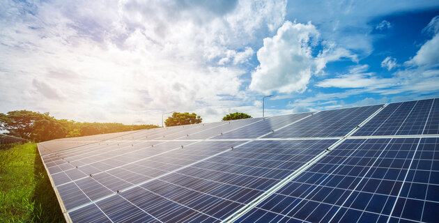es ist eine Solaranlage zu sehen. 