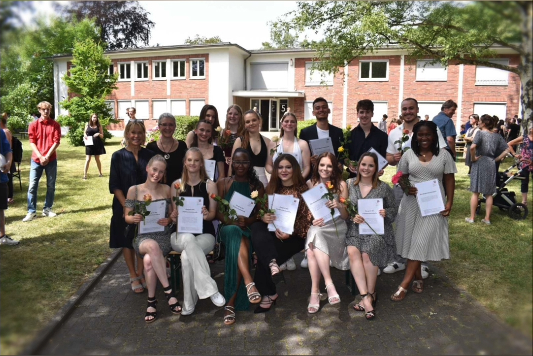 Gruppenbild der Abschlussklasse 2022 des Berufskollegs