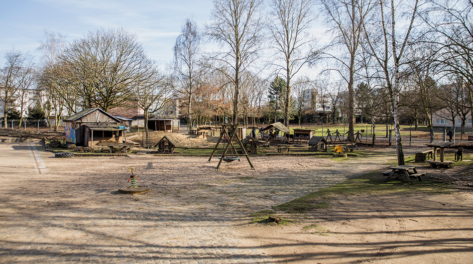 Der Bau- und Abenteuerspielplatz Chorweiler Der Bau- und Abenteuerspielplatz Chorweiler Außengelände