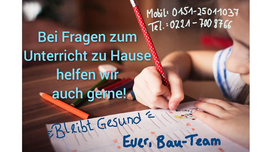 Fragen zu Hausaufgaben (Bauspielplatz Köln) Bauspielplatz Köln: Ein Junge macht seine Hausaufgaben.