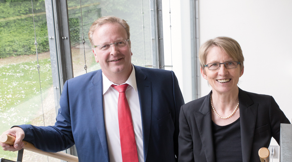 Birgit Heide und Uwe Ufer Uwe Ufer und Birgit Heide blicken in die Kamera